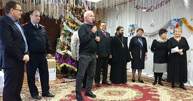 ФК "Шинник" поздравил воспитанников школы-интерната с новогодними праздниками!